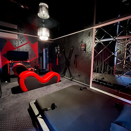 Adult Only Fantasy Room Bucharest Exterior photo