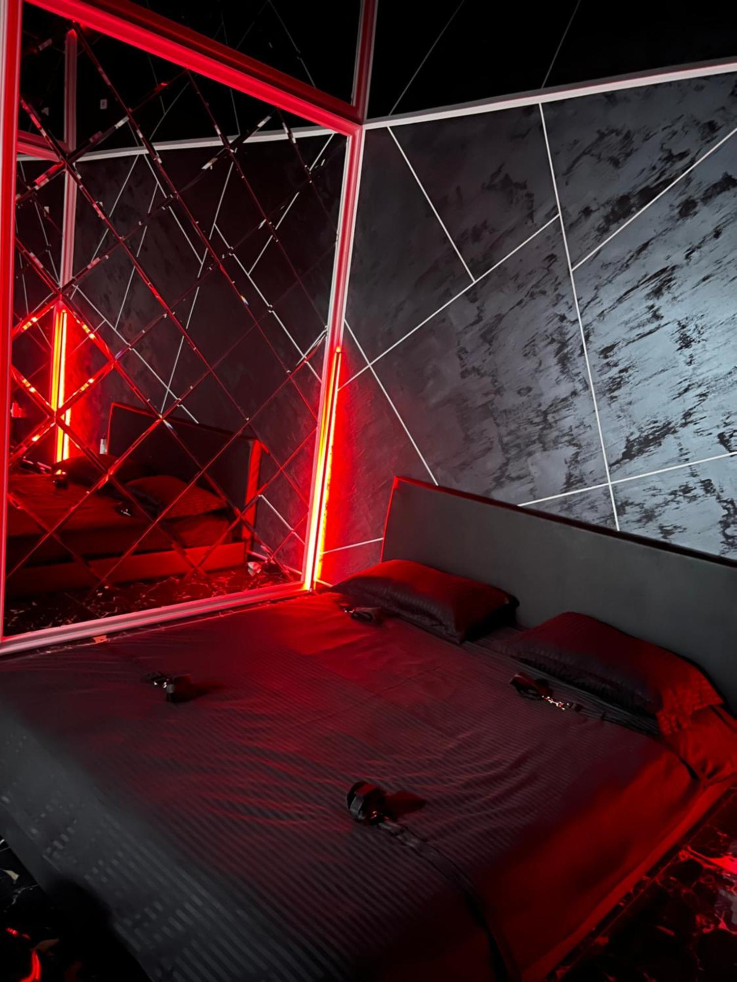 Adult Only Fantasy Room Bucharest Exterior photo